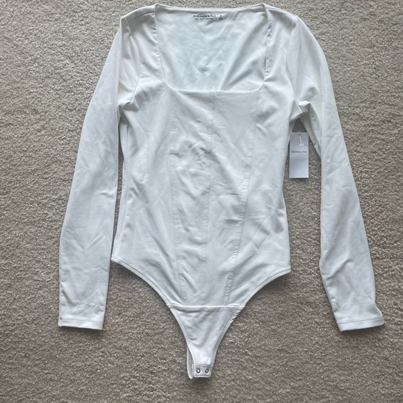NEW Abercrombie and Fitch, long sleeve bodysuit - Picture 3 of 5